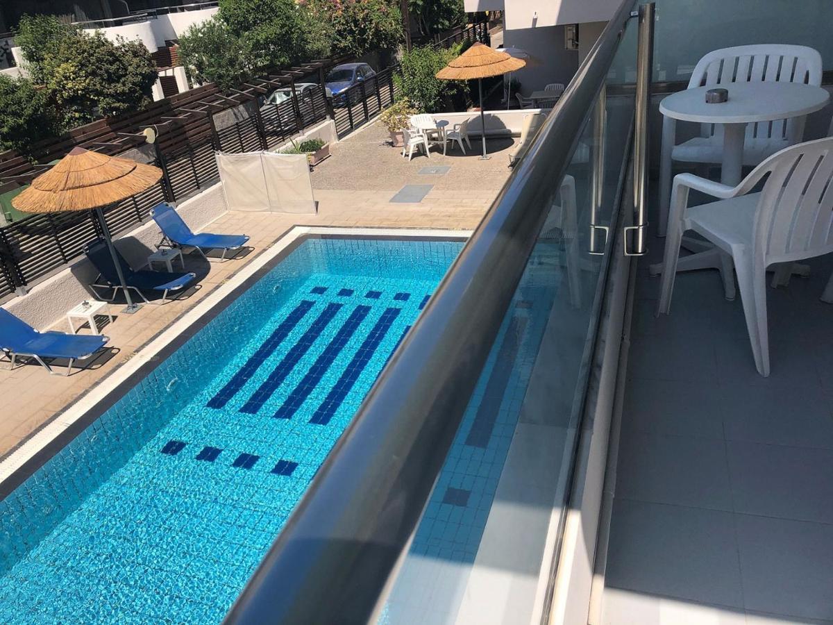 Caravel Hotel Apartments Іксія Екстер'єр фото
