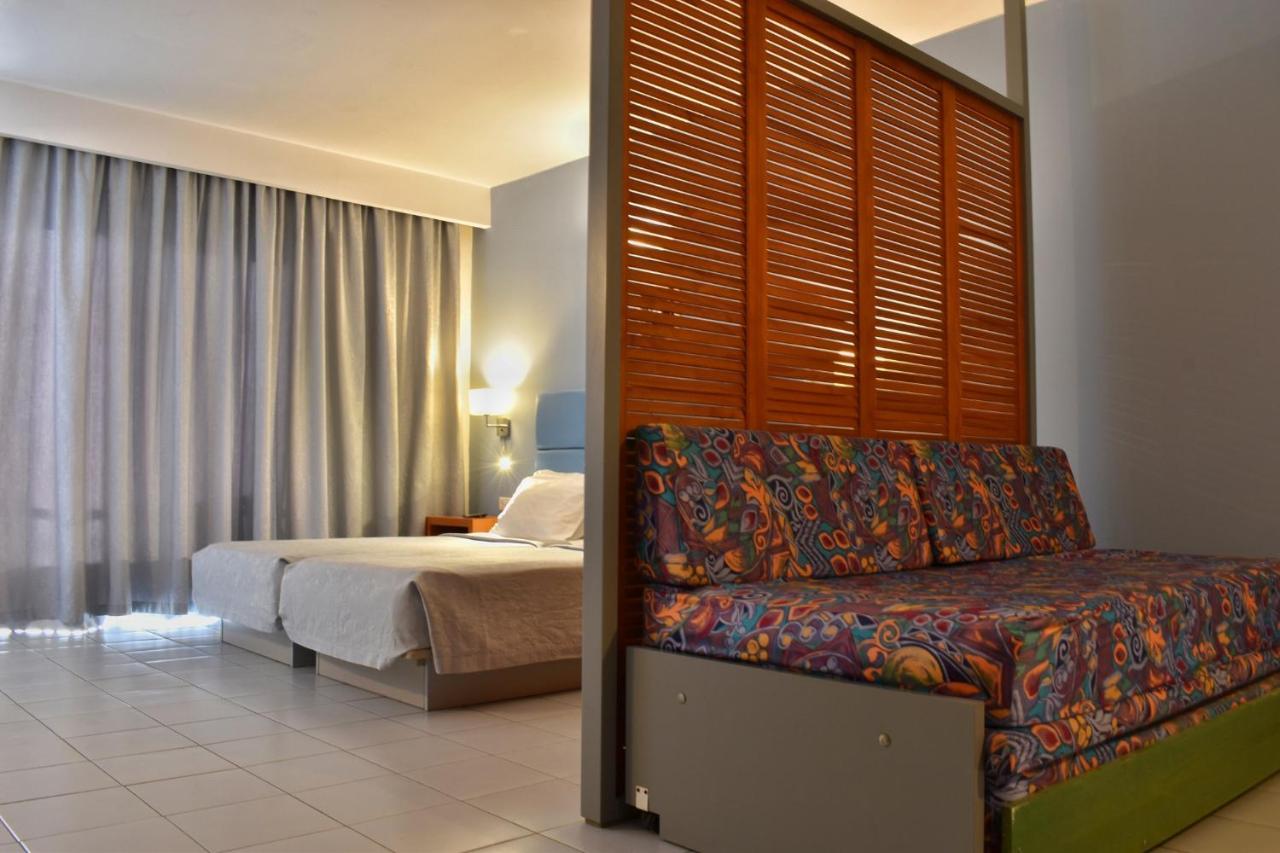 Caravel Hotel Apartments Іксія Екстер'єр фото