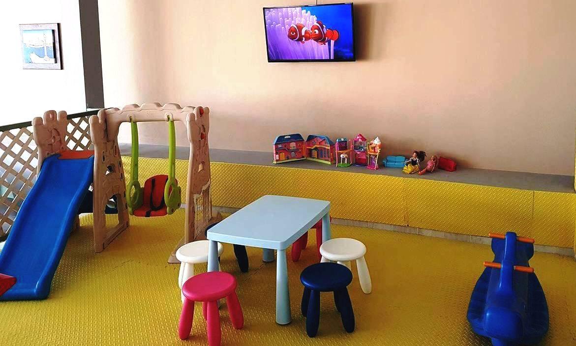 Caravel Hotel Apartments Іксія Екстер'єр фото