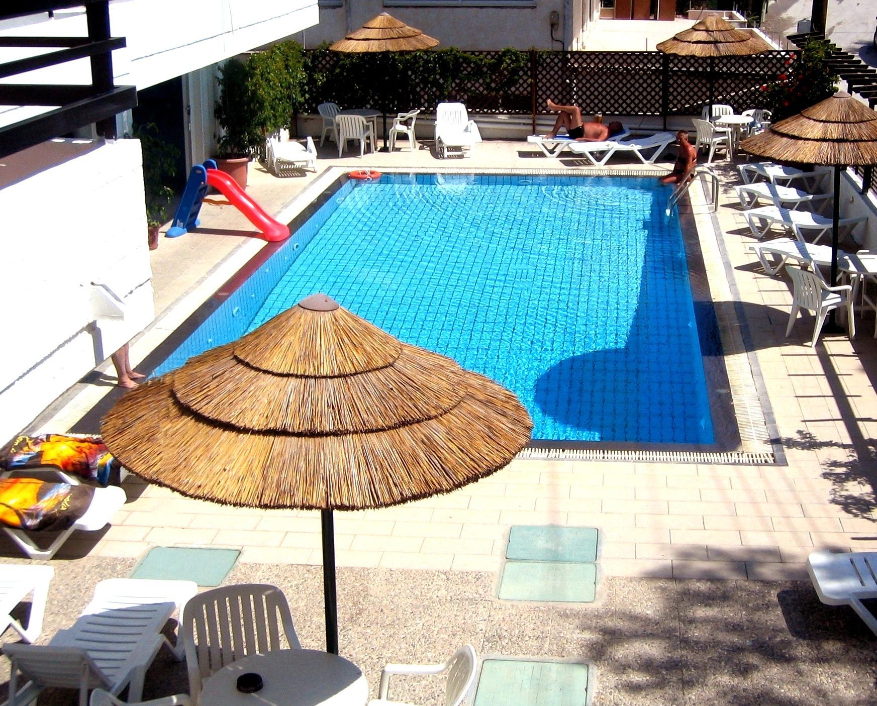 Caravel Hotel Apartments Іксія Екстер'єр фото