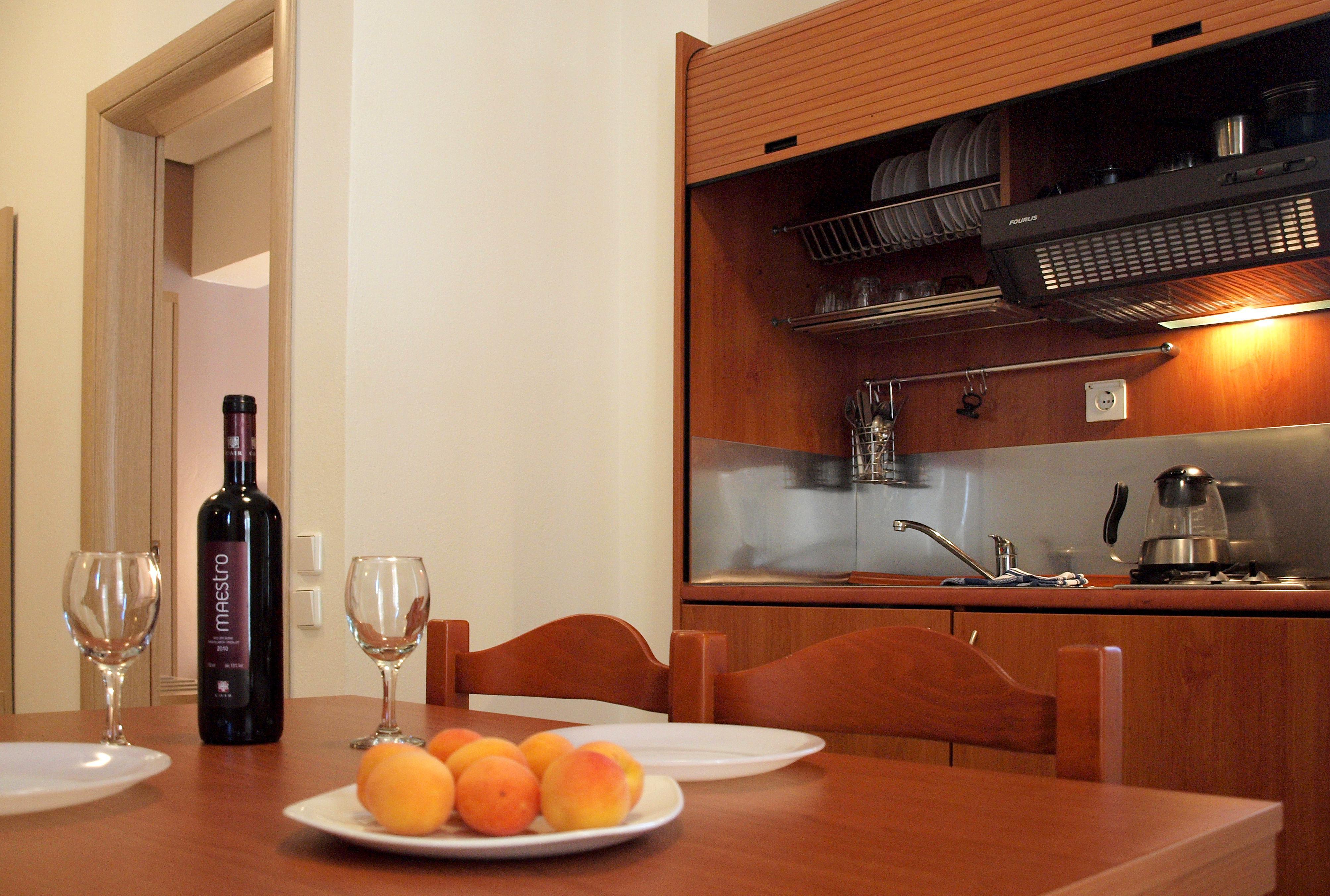 Caravel Hotel Apartments Іксія Екстер'єр фото