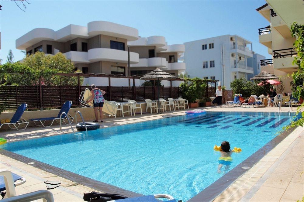 Caravel Hotel Apartments Іксія Екстер'єр фото