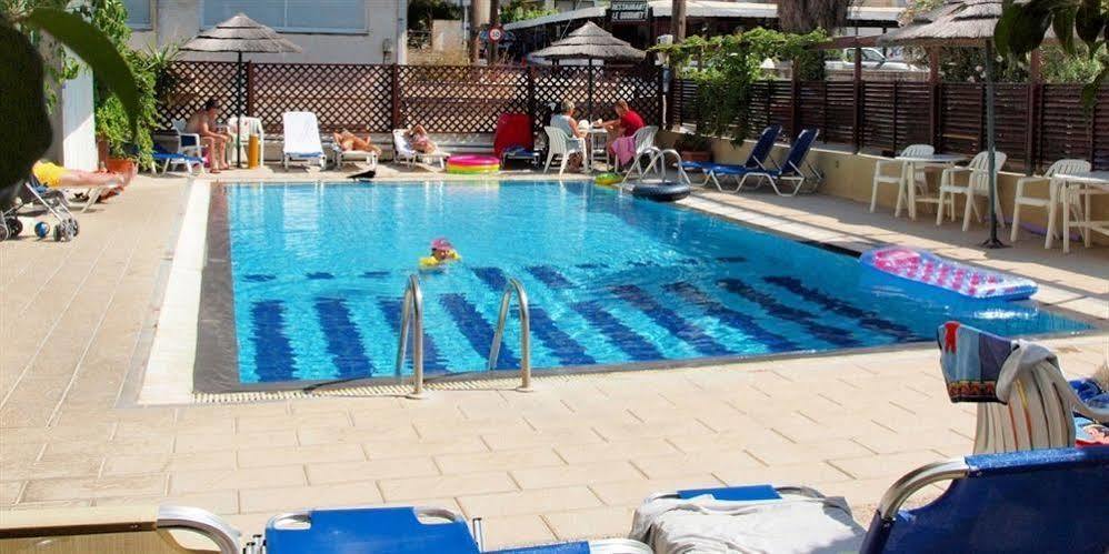 Caravel Hotel Apartments Іксія Екстер'єр фото
