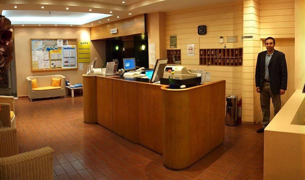 Caravel Hotel Apartments Іксія Екстер'єр фото